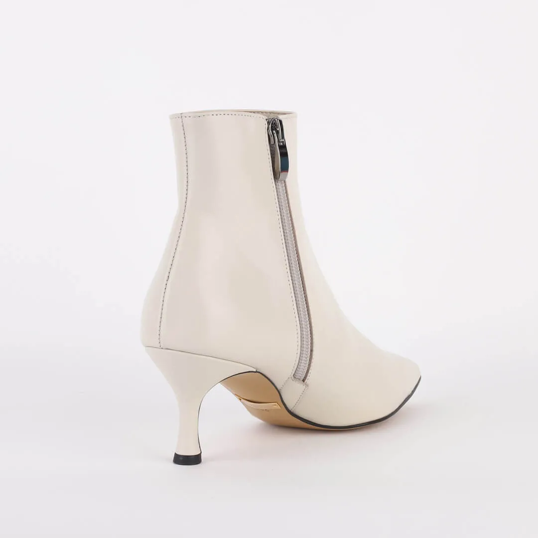 *KAYA - black, 6cm size UK 2