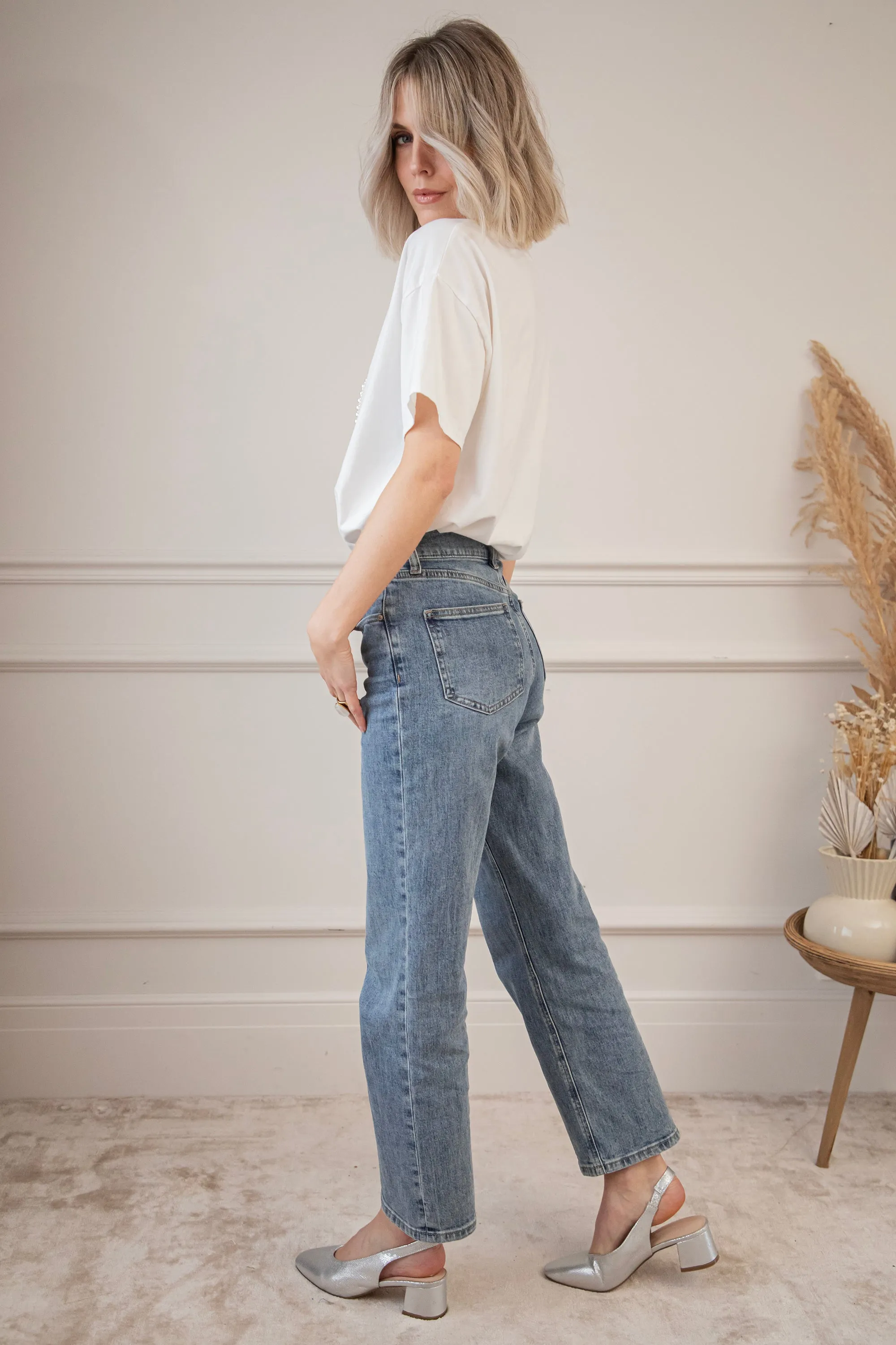 Nothing More, Nothing Less Blue - Jeans